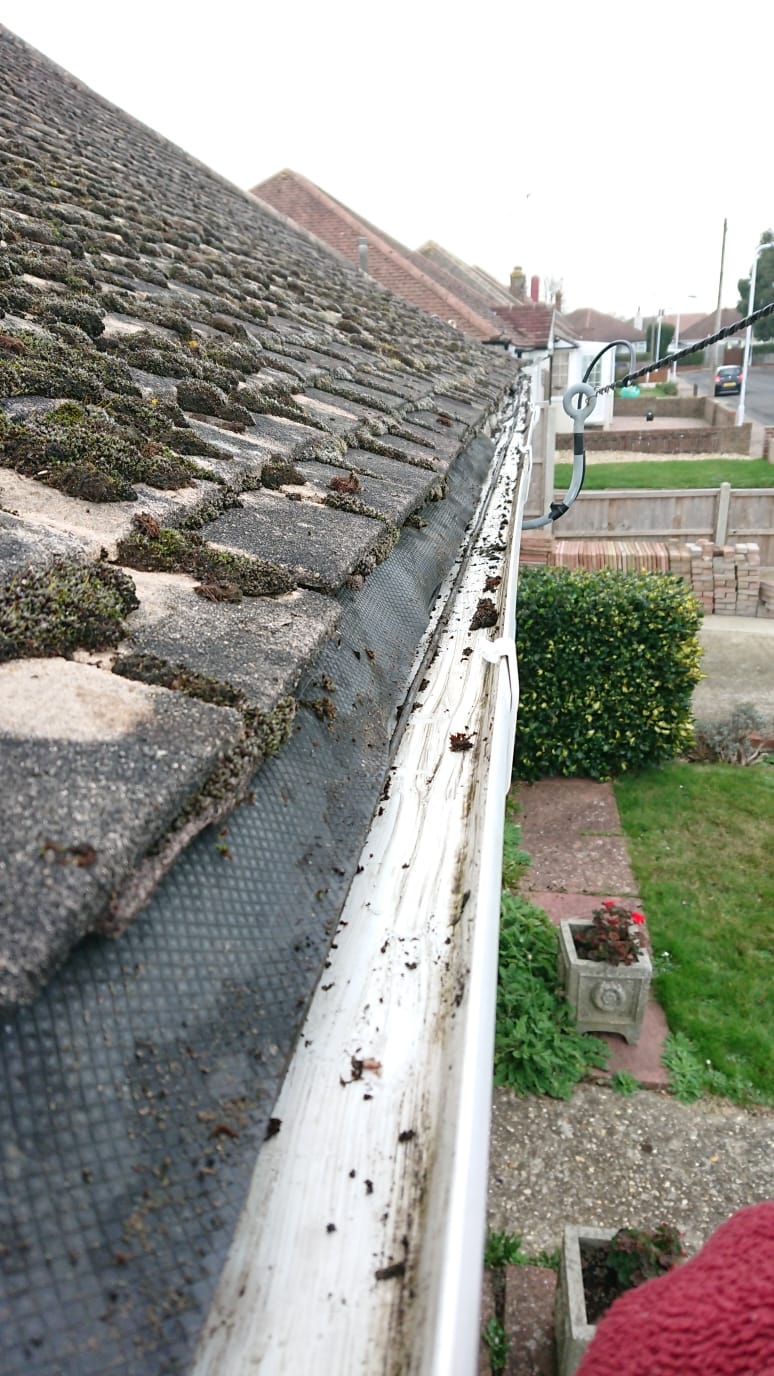  Gutter clearing - after 